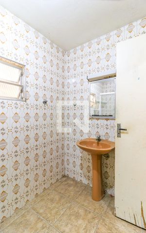 Casa à venda com 487m², 3 quartos e 2 vagas Casa à venda com 487m², 3 quartos e 2 vagasBanheiro de Serviço