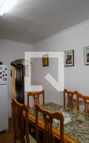 Casa à venda com 230m², 4 quartos e 2 vagasCozinha 