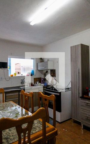 Casa à venda com 230m², 4 quartos e 2 vagasCozinha 