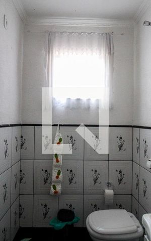 Casa à venda com 230m², 4 quartos e 2 vagasLavabo
