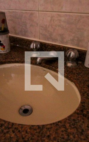 Casa à venda com 230m², 4 quartos e 2 vagasBanheiro