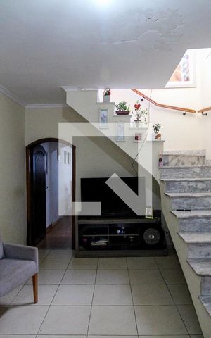 Casa à venda com 230m², 4 quartos e 2 vagasSala
