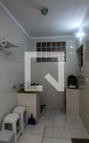 Casa à venda com 64m², 2 quartos e 2 vagas Casa à venda com 64m², 2 quartos e 2 vagasÁrea de Serviço