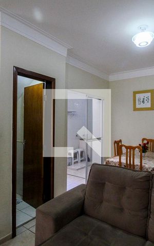 Casa à venda com 64m², 2 quartos e 2 vagas Casa à venda com 64m², 2 quartos e 2 vagasSala