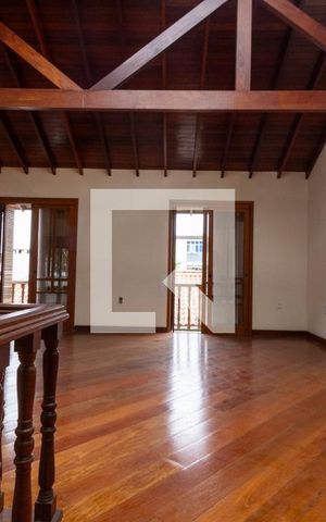 Casa à venda com 297m², 3 quartos e 4 vagas Casa à venda com 297m², 3 quartos e 4 vagasSala 2