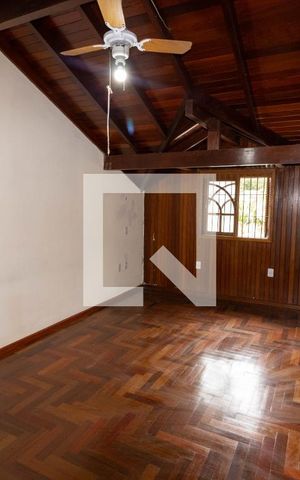 Casa à venda com 297m², 3 quartos e 4 vagas Casa à venda com 297m², 3 quartos e 4 vagasSuíte 2