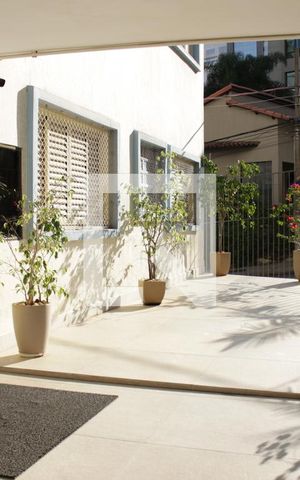 Apartamento à venda com 70m², 2 quartos e sem vagaEntrada do Edifício