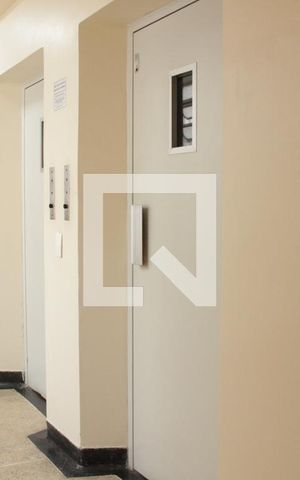 Apartamento à venda com 70m², 2 quartos e sem vagaElevadores - Social e Serviço