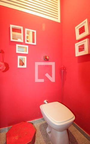 Apartamento à venda com 213m², 3 quartos e 2 vagas Apartamento à venda com 213m², 3 quartos e 2 vagasLavabo