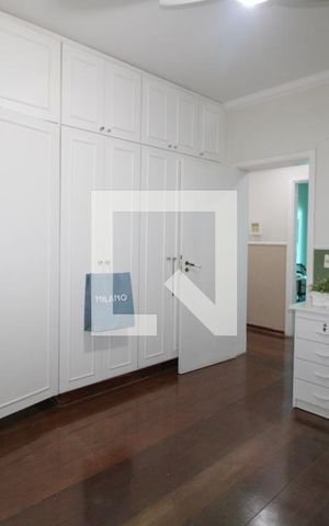 Apartamento à venda com 213m², 3 quartos e 2 vagas Apartamento à venda com 213m², 3 quartos e 2 vagasSuíte 1