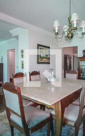 Apartamento à venda com 213m², 3 quartos e 2 vagas Apartamento à venda com 213m², 3 quartos e 2 vagasSala de Jantar