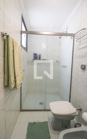Apartamento à venda com 213m², 3 quartos e 2 vagas Apartamento à venda com 213m², 3 quartos e 2 vagasSuíte 1