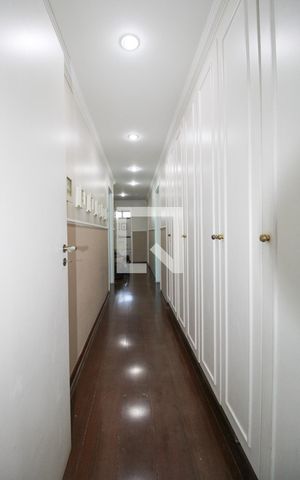 Apartamento à venda com 213m², 3 quartos e 2 vagas Apartamento à venda com 213m², 3 quartos e 2 vagasCorredor