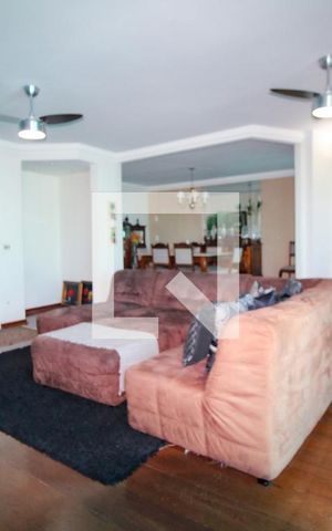 Apartamento à venda com 213m², 3 quartos e 2 vagas Apartamento à venda com 213m², 3 quartos e 2 vagasSala