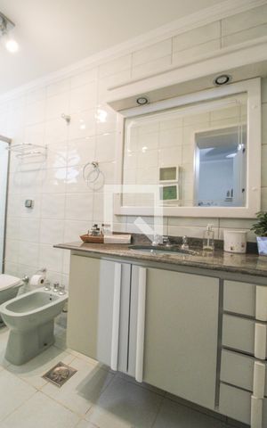 Apartamento à venda com 213m², 3 quartos e 2 vagas Apartamento à venda com 213m², 3 quartos e 2 vagasSuíte 1