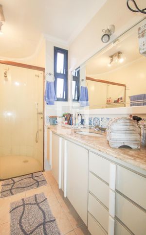 Apartamento à venda com 213m², 3 quartos e 2 vagas Apartamento à venda com 213m², 3 quartos e 2 vagasSuíte 2