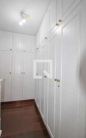 Apartamento à venda com 213m², 3 quartos e 2 vagas Apartamento à venda com 213m², 3 quartos e 2 vagasSuíte 2