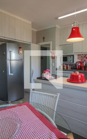 Apartamento à venda com 213m², 3 quartos e 2 vagas Apartamento à venda com 213m², 3 quartos e 2 vagasCozinha