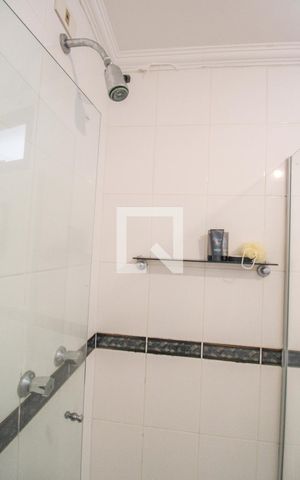 Apartamento à venda com 213m², 3 quartos e 2 vagas Apartamento à venda com 213m², 3 quartos e 2 vagasBanheiro
