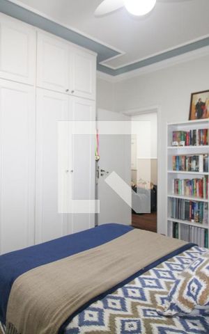 Apartamento à venda com 213m², 3 quartos e 2 vagas Apartamento à venda com 213m², 3 quartos e 2 vagasQuarto