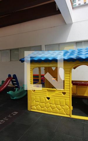 Apartamento para alugar com 75m², 3 quartos e 1 vagaÁrea comum - Playground