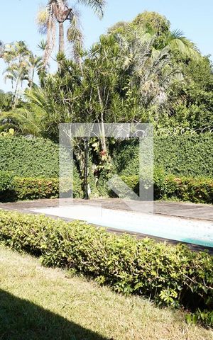 Casa à venda com 399m², 3 quartos e 2 vagasPiscina