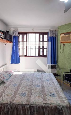 Casa de condomínio à venda com 215m², 4 quartos e 3 vagas Casa de condomínio à venda com 215m², 4 quartos e 3 vagasQuarto 1