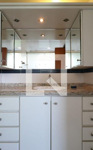 Apartamento à venda com 123m², 3 quartos e 2 vagasBanheiro da Suíte