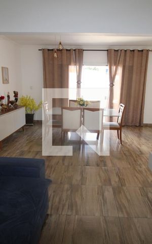 Casa à venda com 440m², 8 quartos e 4 vagasCasa 1 - Sala