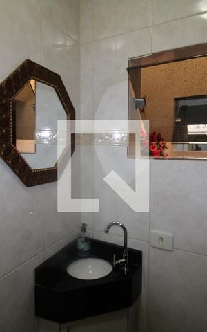 Casa à venda com 440m², 8 quartos e 4 vagasCasa 1 - Área Comum - Banheiro