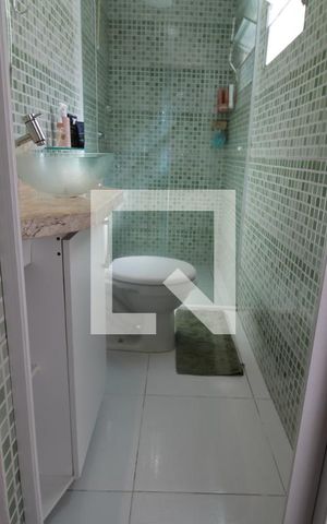 Casa à venda com 440m², 8 quartos e 4 vagasCasa 4 - Banheiro