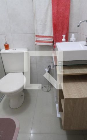 Casa à venda com 440m², 8 quartos e 4 vagasCasa 1 - Quarto 2 - Banheiro