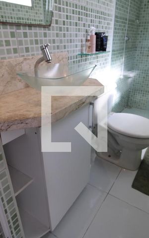 Casa à venda com 440m², 8 quartos e 4 vagasCasa 4 - Banheiro