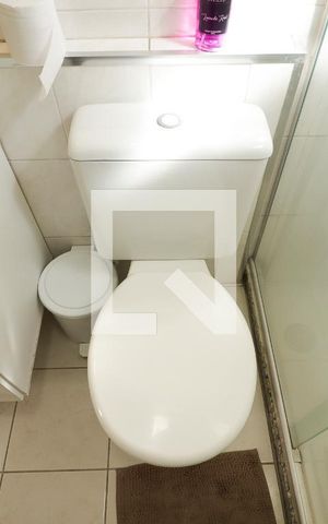 Casa de condomínio à venda com 114m², 3 quartos e 2 vagasBanheiro da Suíte