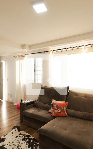 Casa de condomínio à venda com 114m², 3 quartos e 2 vagasSala