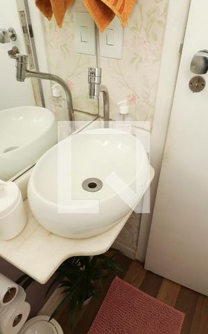 Casa de condomínio à venda com 114m², 3 quartos e 2 vagasLavabo