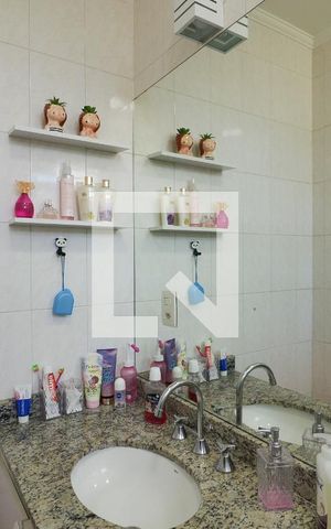 Casa de condomínio à venda com 114m², 3 quartos e 2 vagasBanheiro Social