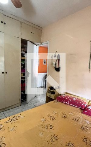 Casa à venda com 300m², 5 quartos e 2 vagas Casa à venda com 300m², 5 quartos e 2 vagasQuarto 2