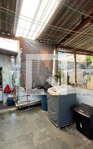 Casa à venda com 300m², 5 quartos e 2 vagas Casa à venda com 300m², 5 quartos e 2 vagasÁrea de Serviço 1