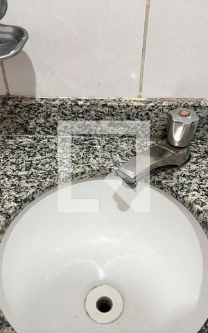 Casa à venda com 300m², 5 quartos e 2 vagas Casa à venda com 300m², 5 quartos e 2 vagasBanheiro 1