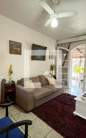 Casa à venda com 300m², 5 quartos e 2 vagas Casa à venda com 300m², 5 quartos e 2 vagasSala 1