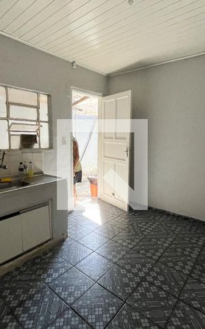 Casa à venda com 300m², 5 quartos e 2 vagas Casa à venda com 300m², 5 quartos e 2 vagasSala 3/Cozinha 2