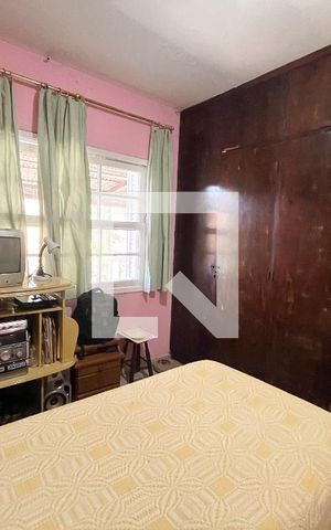 Casa à venda com 300m², 5 quartos e 2 vagas Casa à venda com 300m², 5 quartos e 2 vagasQuarto 1