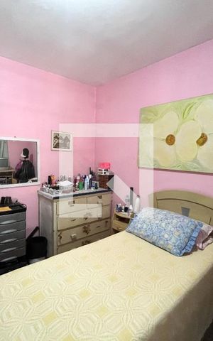 Casa à venda com 300m², 5 quartos e 2 vagas Casa à venda com 300m², 5 quartos e 2 vagasQuarto 1