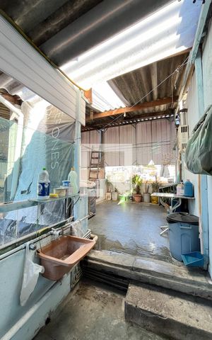 Casa à venda com 300m², 5 quartos e 2 vagas Casa à venda com 300m², 5 quartos e 2 vagasÁrea de Serviço 1
