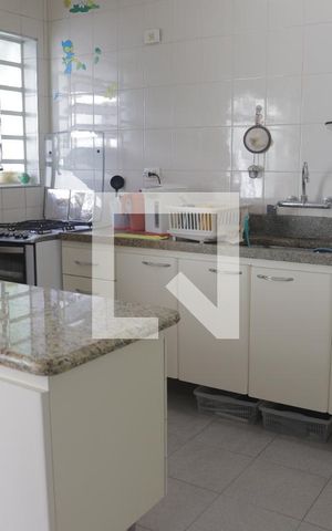Casa à venda com 312m², 3 quartos e 2 vagasCozinha