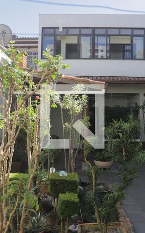 Casa à venda com 312m², 3 quartos e 2 vagasCozinha