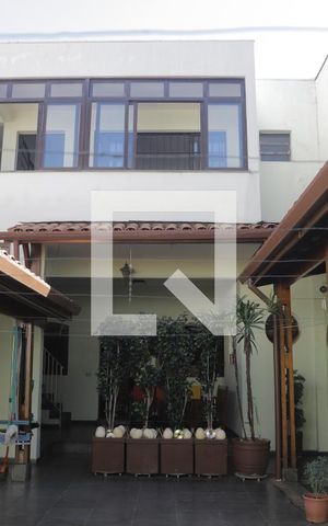 Casa à venda com 312m², 3 quartos e 2 vagasQuintal