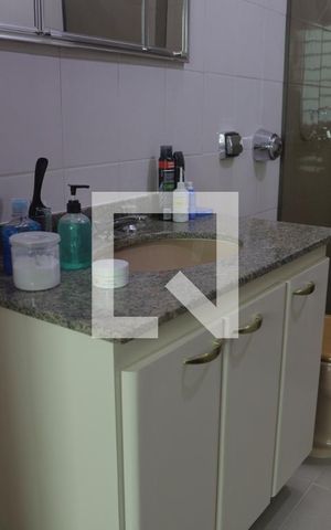 Casa à venda com 312m², 3 quartos e 2 vagasBanheiro da Suíte 2