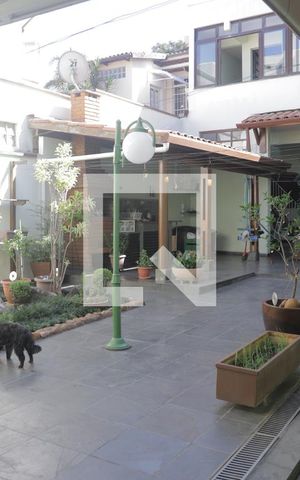 Casa à venda com 312m², 3 quartos e 2 vagasQuintal